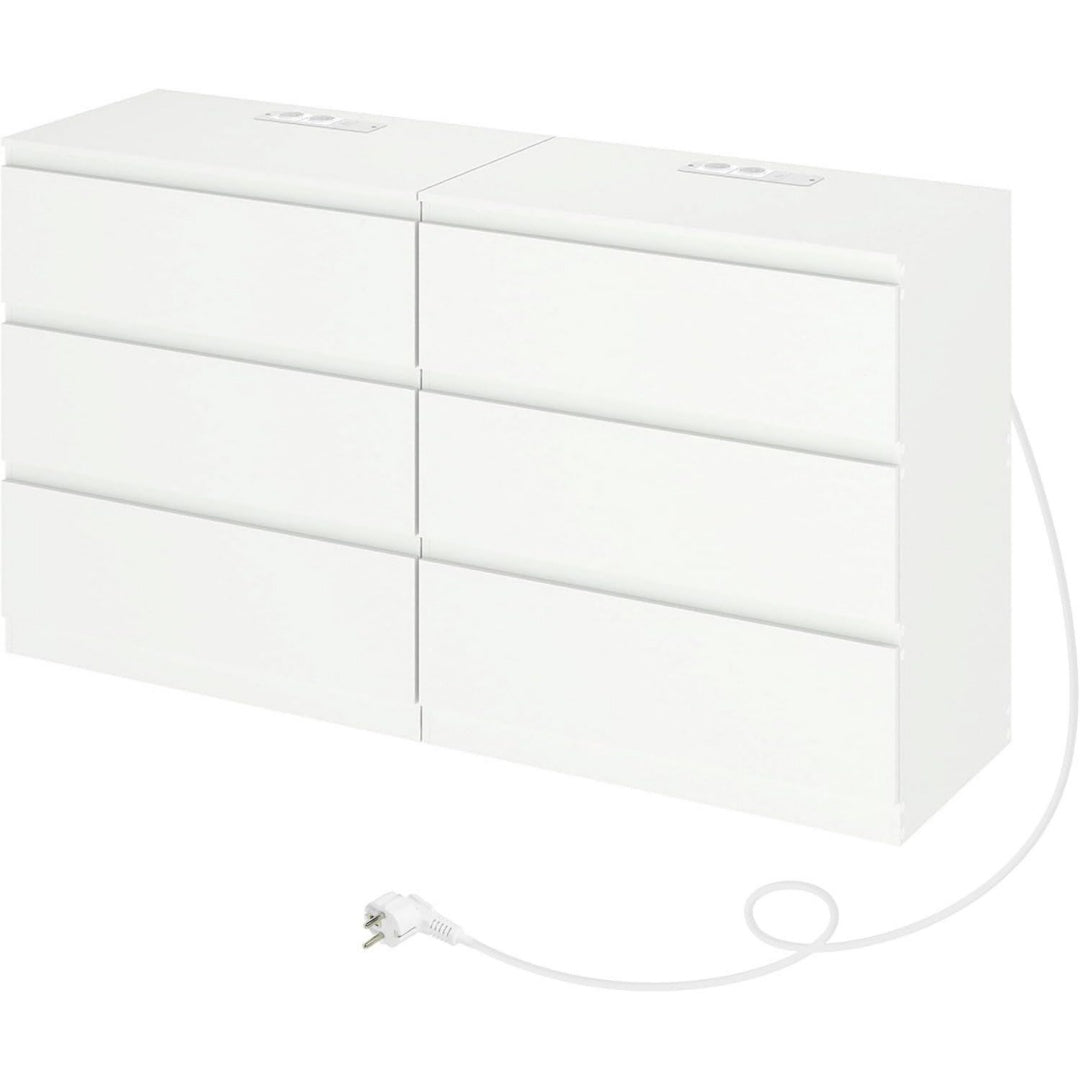 Das Sideboard setzt auf strukturierte Fronten