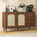Sideboard mit Holzbeinen, beschichteten Flaechen und verstellbaren Ablagen