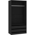 Schubladen an dem Kleiderschrank aus Holzwerkstoff