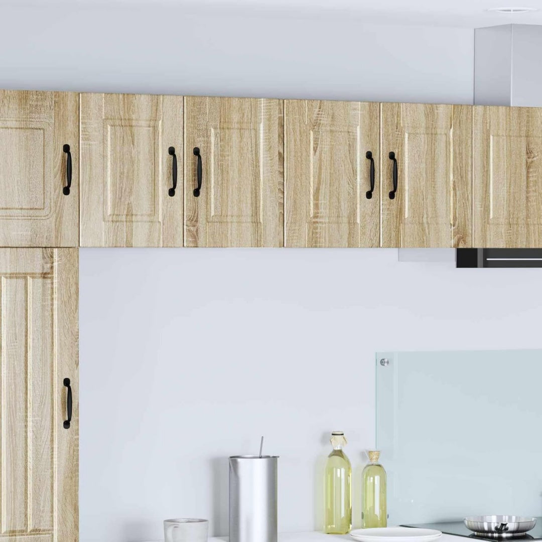 Geschlossener Stauraum und eine Wandmontage an dem Wandschrank