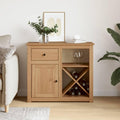 Flaschenablagen ergaenzen das Sideboard