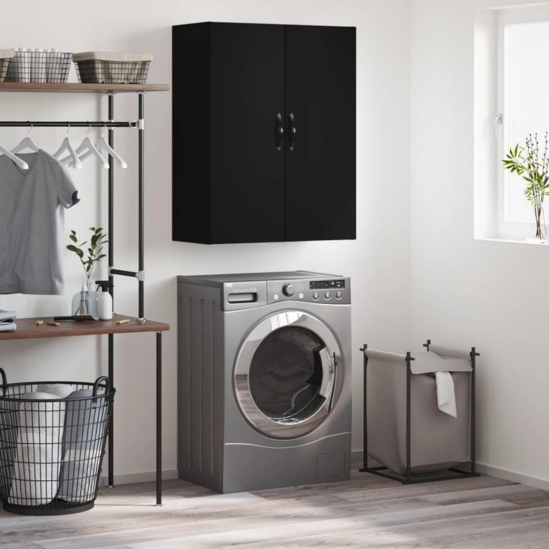 Der Wandschrank misst 69.5 x 34 x 90 cm in Schwarz